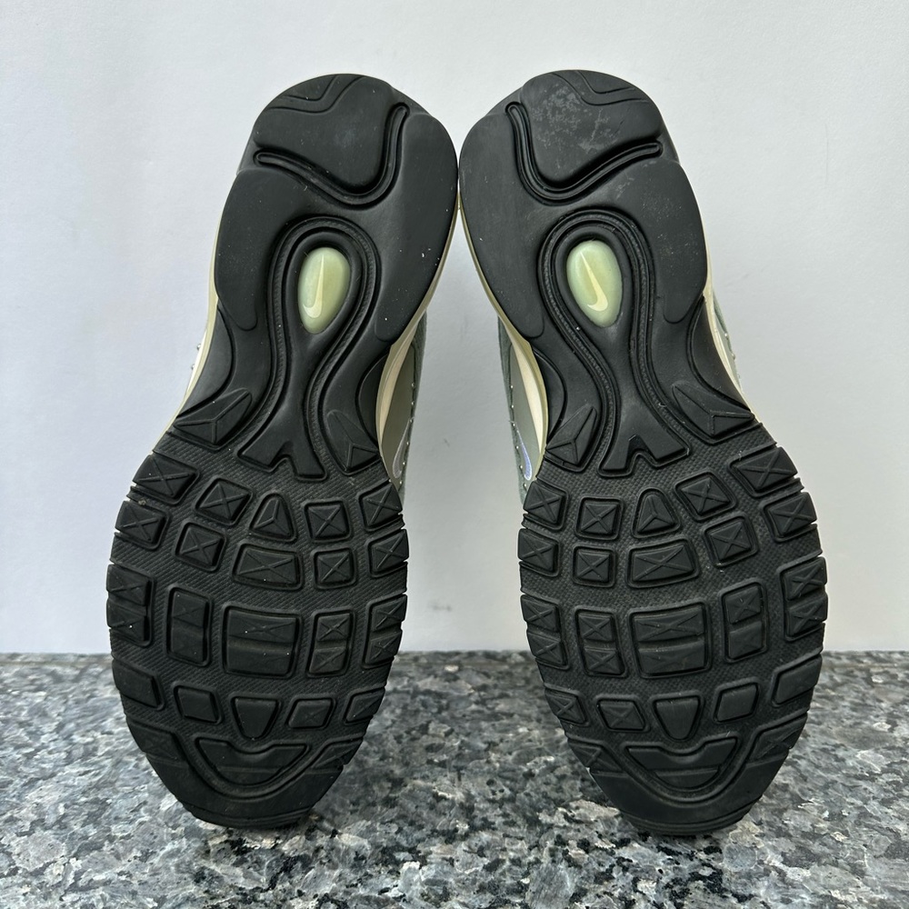 Nike Air Max 97 Mica Green AQ4137-300 Women’s Size 10 Shoes Sneakers. - Picture 10 of 13